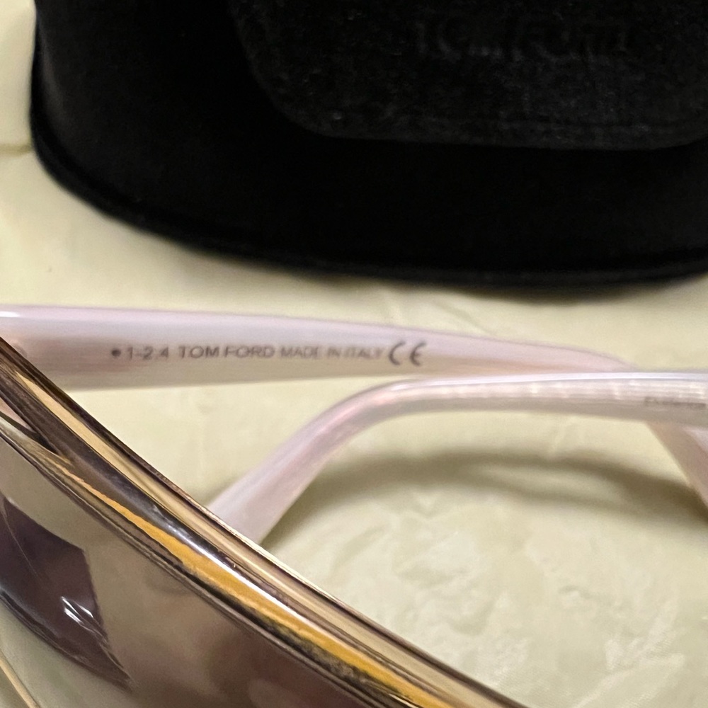 Tom Ford Ekaterina Brown Gradient Rectangular Ladies Sunglasses. NEW with case.